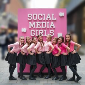 Read more about the article The Rise Of Social Media Girls: Trends And Influences
