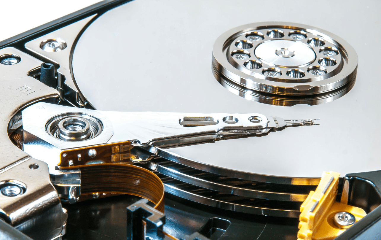 Read more about the article SSD vs HDD: Which One Is Better?