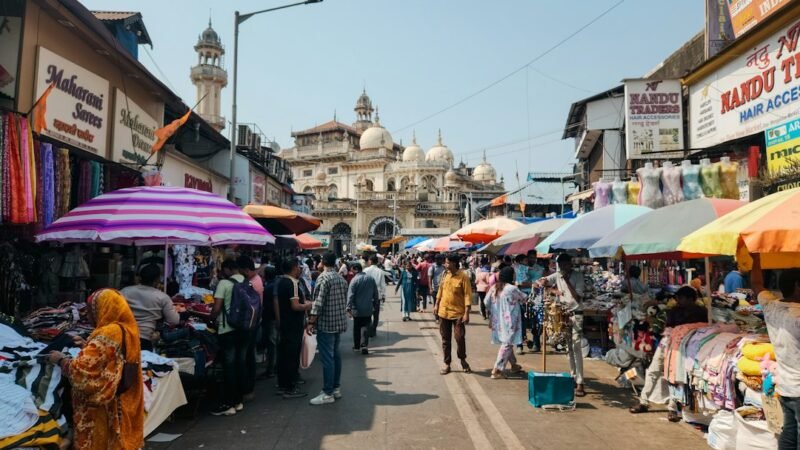 Busy Mumbai market street representing India's e-commerce and festive shopping season