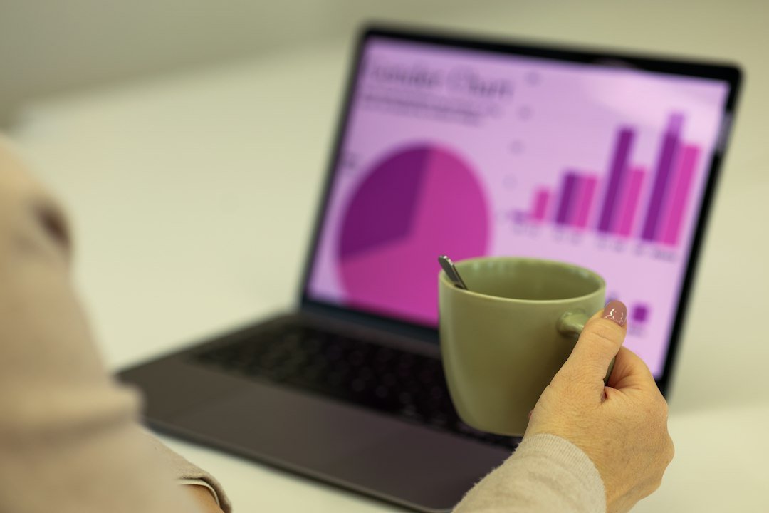 Laptop screen displaying a data chart used to illustrate Domain Authority and Page Authority