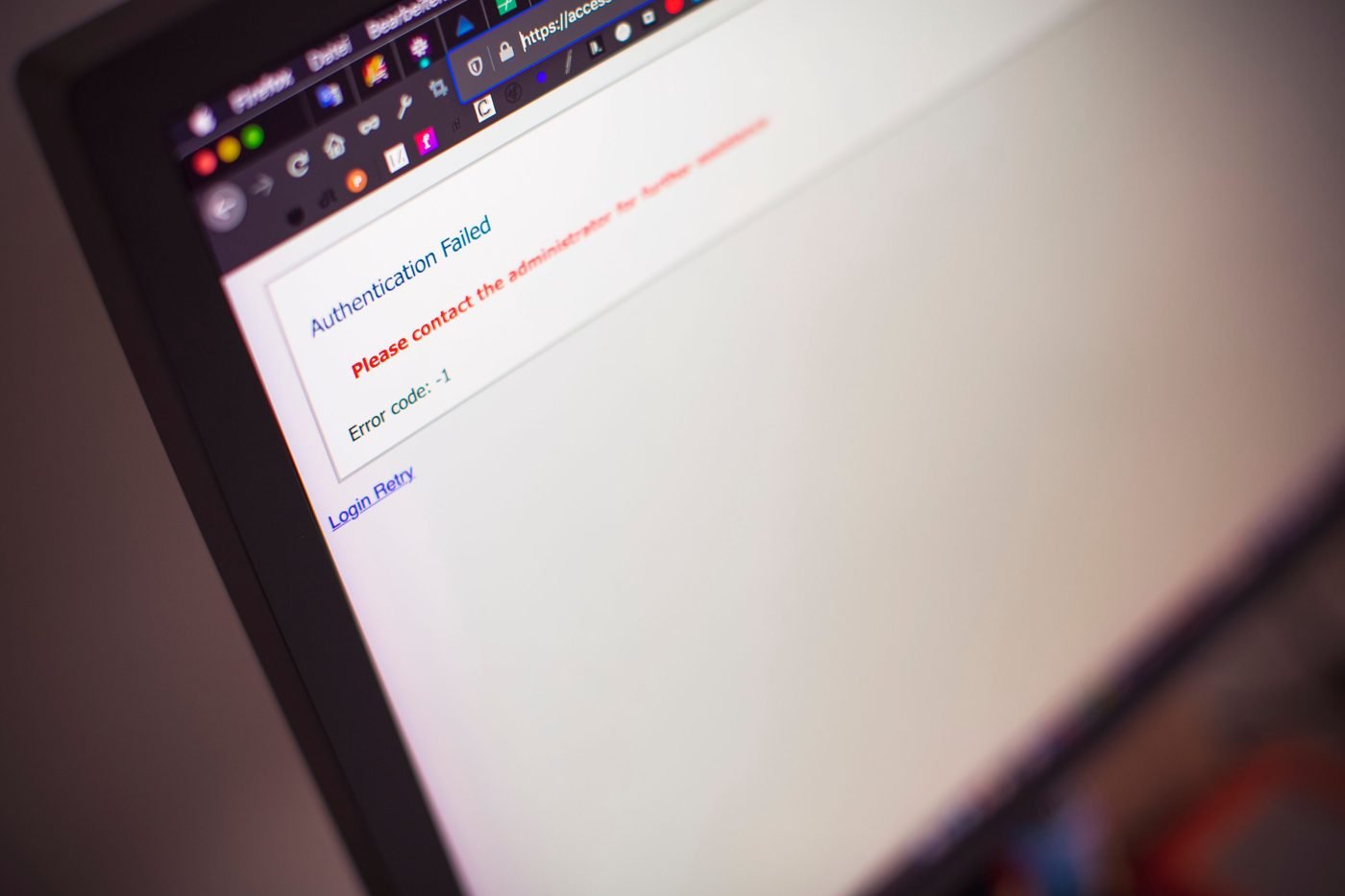 Computer screen displaying an authentication failed message